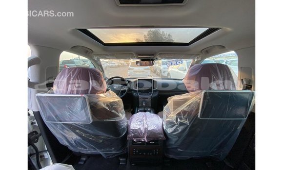 Buy Import Toyota Land Cruiser White Car in Import - Dubai in Abseron Buy Import Toyota Land Cruiser White Car in Import - Dubai in Abseron
