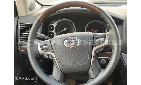 Buy Import Toyota Land Cruiser White Car in Import - Dubai in Abseron Buy Import Toyota Land Cruiser White Car in Import - Dubai in Abseron