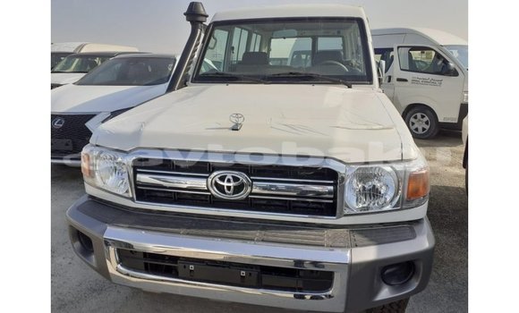Buy Import Toyota Land Cruiser White Car in Import - Dubai in Abseron Buy Import Toyota Land Cruiser White Car in Import - Dubai in Abseron