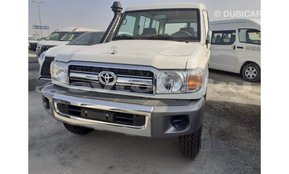 Buy Import Toyota Land Cruiser White Car in Import - Dubai in Abseron Buy Import Toyota Land Cruiser White Car in Import - Dubai in Abseron