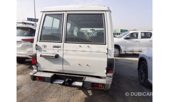Buy Import Toyota Land Cruiser White Car in Import - Dubai in Abseron Buy Import Toyota Land Cruiser White Car in Import - Dubai in Abseron