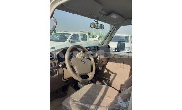 Buy Import Toyota Land Cruiser White Car in Import - Dubai in Abseron Buy Import Toyota Land Cruiser White Car in Import - Dubai in Abseron