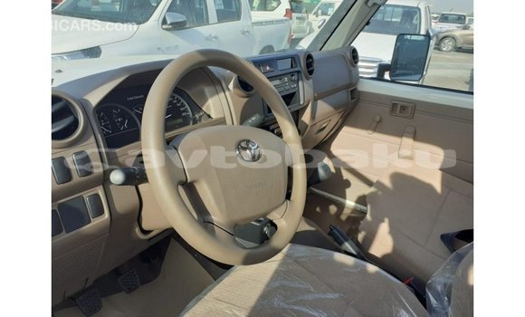 Buy Import Toyota Land Cruiser White Car in Import - Dubai in Abseron Buy Import Toyota Land Cruiser White Car in Import - Dubai in Abseron