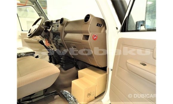 Buy Import Toyota Land Cruiser White Car in Import - Dubai in Abseron Buy Import Toyota Land Cruiser White Car in Import - Dubai in Abseron