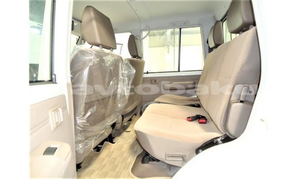 Buy Import Toyota Land Cruiser White Car in Import - Dubai in Abseron Buy Import Toyota Land Cruiser White Car in Import - Dubai in Abseron