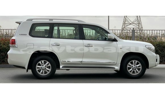 Buy Import Toyota Land Cruiser White Car in Import - Dubai in Abseron Buy Import Toyota Land Cruiser White Car in Import - Dubai in Abseron