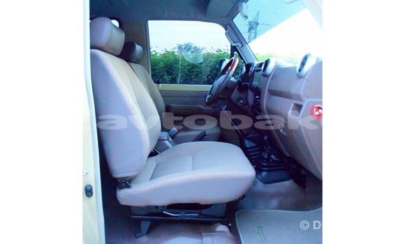 Buy Import Toyota Land Cruiser Beige Car in Import - Dubai in Abseron Buy Import Toyota Land Cruiser Beige Car in Import - Dubai in Abseron