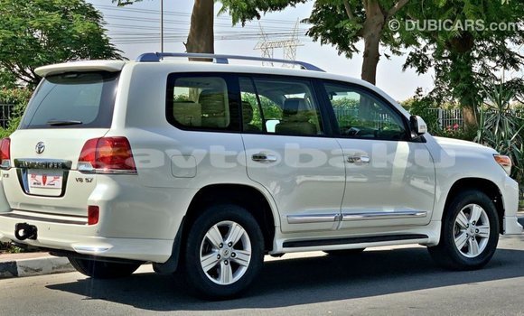 Buy Import Toyota Land Cruiser White Car in Import - Dubai in Abseron Buy Import Toyota Land Cruiser White Car in Import - Dubai in Abseron