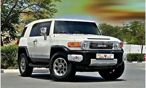 Buy Import Toyota FJ Cruiser White Car in Import - Dubai in Abseron