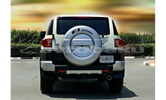 Buy Import Toyota FJ Cruiser White Car in Import - Dubai in Abseron Buy Import Toyota FJ Cruiser White Car in Import - Dubai in Abseron