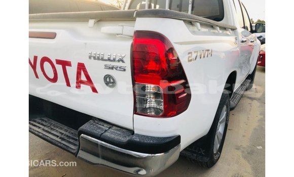 Buy Import Toyota Hilux White Car in Import - Dubai in Abseron Buy Import Toyota Hilux White Car in Import - Dubai in Abseron