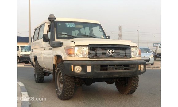 Buy Import Toyota Land Cruiser White Car in Import - Dubai in Abseron Buy Import Toyota Land Cruiser White Car in Import - Dubai in Abseron