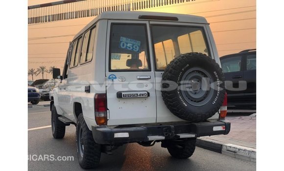 Buy Import Toyota Land Cruiser White Car in Import - Dubai in Abseron Buy Import Toyota Land Cruiser White Car in Import - Dubai in Abseron