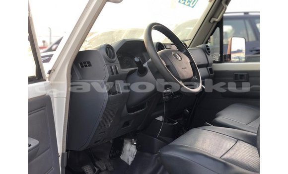 Buy Import Toyota Land Cruiser White Car in Import - Dubai in Abseron Buy Import Toyota Land Cruiser White Car in Import - Dubai in Abseron
