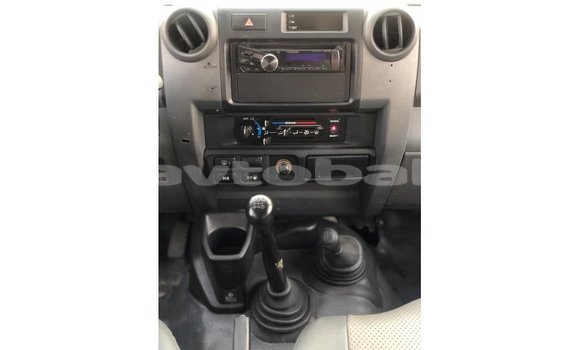 Buy Import Toyota Land Cruiser White Car in Import - Dubai in Abseron Buy Import Toyota Land Cruiser White Car in Import - Dubai in Abseron