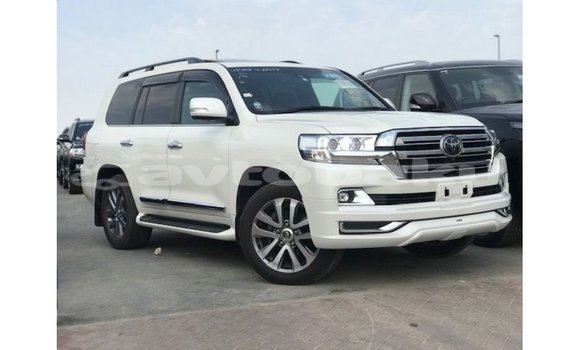 Buy Import Toyota Land Cruiser White Car in Import - Dubai in Abseron