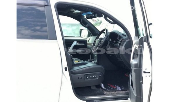 Buy Import Toyota Land Cruiser White Car in Import - Dubai in Abseron Buy Import Toyota Land Cruiser White Car in Import - Dubai in Abseron
