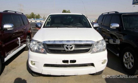 Buy Import Toyota Fortuner White Car in Import - Dubai in Abseron Buy Import Toyota Fortuner White Car in Import - Dubai in Abseron