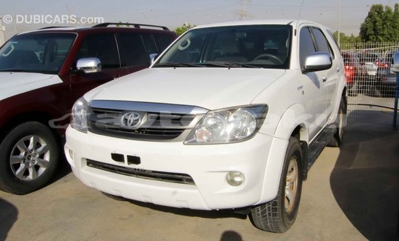 Buy Import Toyota Fortuner White Car in Import - Dubai in Abseron Buy Import Toyota Fortuner White Car in Import - Dubai in Abseron