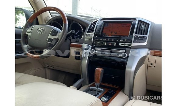 Buy Import Toyota Land Cruiser White Car in Import - Dubai in Abseron Buy Import Toyota Land Cruiser White Car in Import - Dubai in Abseron