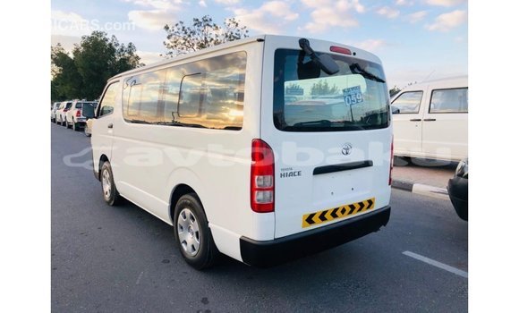 Buy Import Toyota Hiace White Car in Import - Dubai in Abseron Buy Import Toyota Hiace White Car in Import - Dubai in Abseron