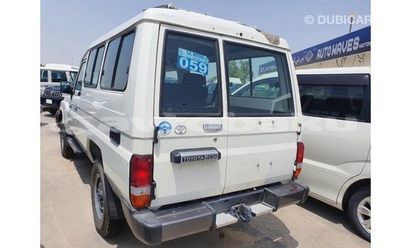 Buy Import Toyota Land Cruiser White Car in Import - Dubai in Abseron Buy Import Toyota Land Cruiser White Car in Import - Dubai in Abseron