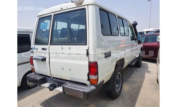 Buy Import Toyota Land Cruiser White Car in Import - Dubai in Abseron Buy Import Toyota Land Cruiser White Car in Import - Dubai in Abseron