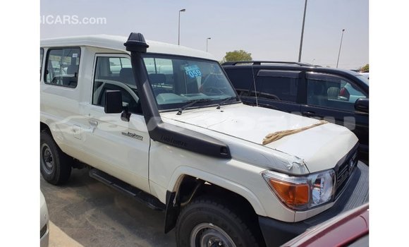 Buy Import Toyota Land Cruiser White Car in Import - Dubai in Abseron Buy Import Toyota Land Cruiser White Car in Import - Dubai in Abseron
