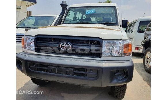 Buy Import Toyota Land Cruiser White Car in Import - Dubai in Abseron Buy Import Toyota Land Cruiser White Car in Import - Dubai in Abseron