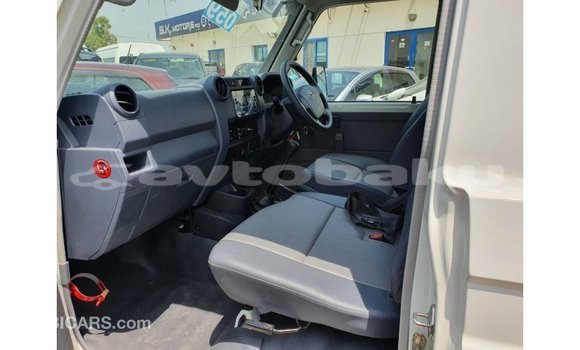 Buy Import Toyota Land Cruiser White Car in Import - Dubai in Abseron Buy Import Toyota Land Cruiser White Car in Import - Dubai in Abseron