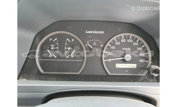 Buy Import Toyota Land Cruiser White Car in Import - Dubai in Abseron Buy Import Toyota Land Cruiser White Car in Import - Dubai in Abseron