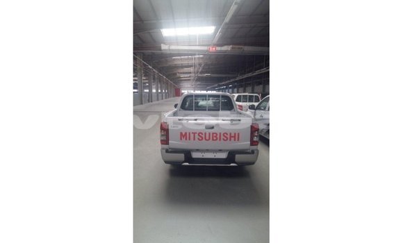 Buy Import Mitsubishi L200 White Car in Import - Dubai in Abseron Buy Import Mitsubishi L200 White Car in Import - Dubai in Abseron