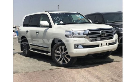 Buy Import Toyota Land Cruiser White Car in Import - Dubai in Abseron