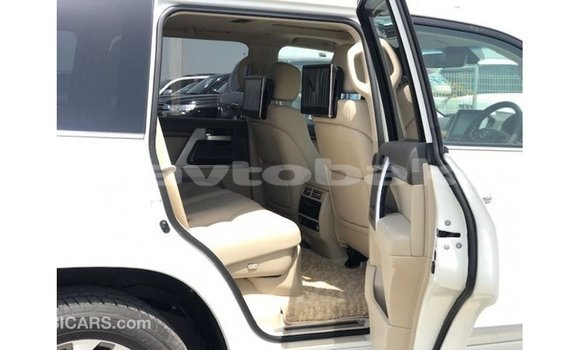 Buy Import Toyota Land Cruiser White Car in Import - Dubai in Abseron Buy Import Toyota Land Cruiser White Car in Import - Dubai in Abseron