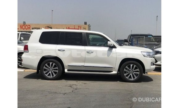 Buy Import Toyota Land Cruiser White Car in Import - Dubai in Abseron Buy Import Toyota Land Cruiser White Car in Import - Dubai in Abseron