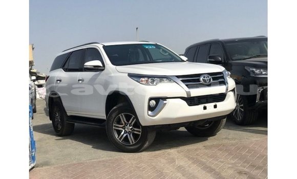 Buy Import Toyota Fortuner White Car in Import - Dubai in Abseron