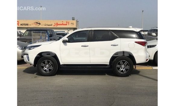 Buy Import Toyota Fortuner White Car in Import - Dubai in Abseron Buy Import Toyota Fortuner White Car in Import - Dubai in Abseron