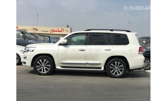 Buy Import Toyota Land Cruiser White Car in Import - Dubai in Abseron Buy Import Toyota Land Cruiser White Car in Import - Dubai in Abseron