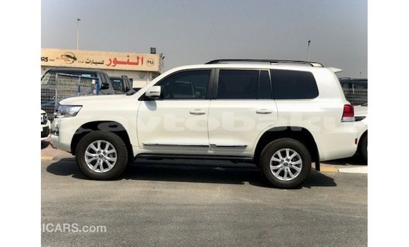 Buy Import Toyota Land Cruiser White Car in Import - Dubai in Abseron Buy Import Toyota Land Cruiser White Car in Import - Dubai in Abseron