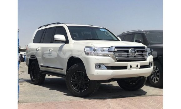Buy Import Toyota Land Cruiser White Car in Import - Dubai in Abseron