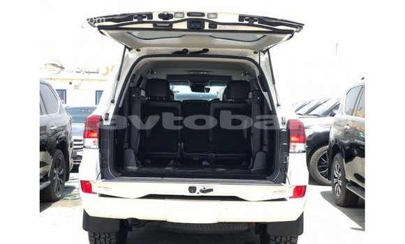 Buy Import Toyota Land Cruiser White Car in Import - Dubai in Abseron Buy Import Toyota Land Cruiser White Car in Import - Dubai in Abseron
