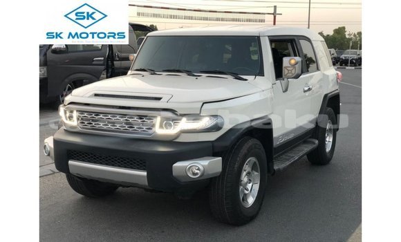Buy Import Toyota FJ Cruiser White Car in Import - Dubai in Abseron Buy Import Toyota FJ Cruiser White Car in Import - Dubai in Abseron