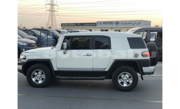 Buy Import Toyota FJ Cruiser White Car in Import - Dubai in Abseron Buy Import Toyota FJ Cruiser White Car in Import - Dubai in Abseron