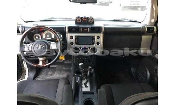 Buy Import Toyota FJ Cruiser White Car in Import - Dubai in Abseron Buy Import Toyota FJ Cruiser White Car in Import - Dubai in Abseron