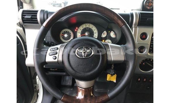 Buy Import Toyota FJ Cruiser White Car in Import - Dubai in Abseron Buy Import Toyota FJ Cruiser White Car in Import - Dubai in Abseron