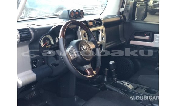 Buy Import Toyota FJ Cruiser White Car in Import - Dubai in Abseron Buy Import Toyota FJ Cruiser White Car in Import - Dubai in Abseron