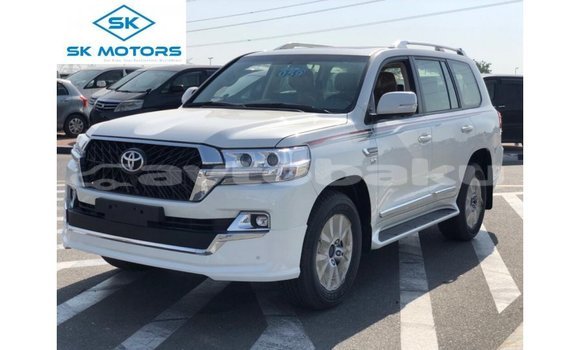 Buy Import Toyota Land Cruiser White Car in Import - Dubai in Abseron Buy Import Toyota Land Cruiser White Car in Import - Dubai in Abseron