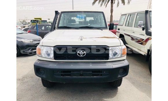 Buy Import Toyota Land Cruiser White Car in Import - Dubai in Abseron Buy Import Toyota Land Cruiser White Car in Import - Dubai in Abseron