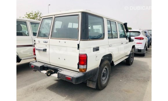 Buy Import Toyota Land Cruiser White Car in Import - Dubai in Abseron Buy Import Toyota Land Cruiser White Car in Import - Dubai in Abseron