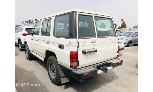 Buy Import Toyota Land Cruiser White Car in Import - Dubai in Abseron Buy Import Toyota Land Cruiser White Car in Import - Dubai in Abseron